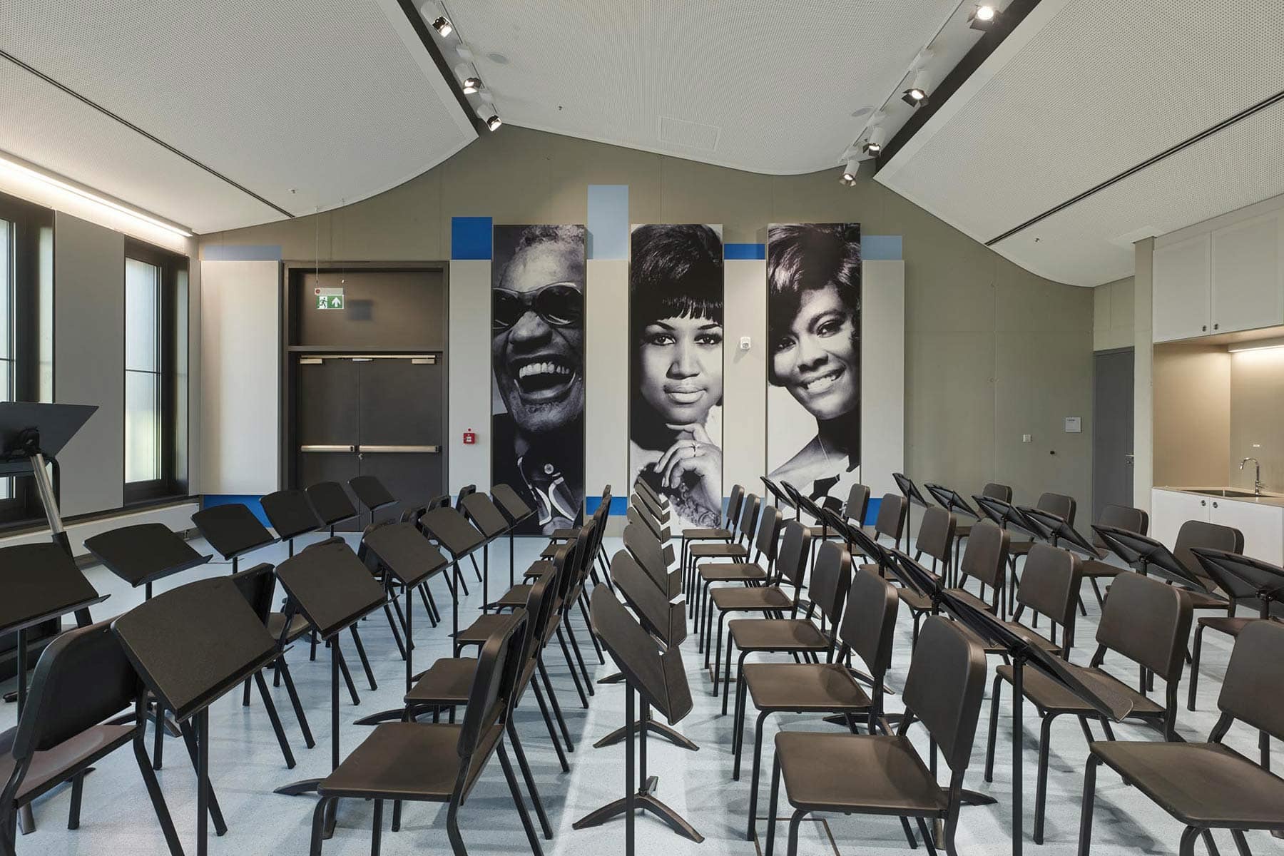 Highschool Sgangdahlem Musikraum